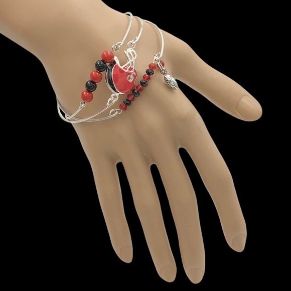 🌼 Set 3 Red & Black Football Bangle Bracelets - Picture 2 of 2